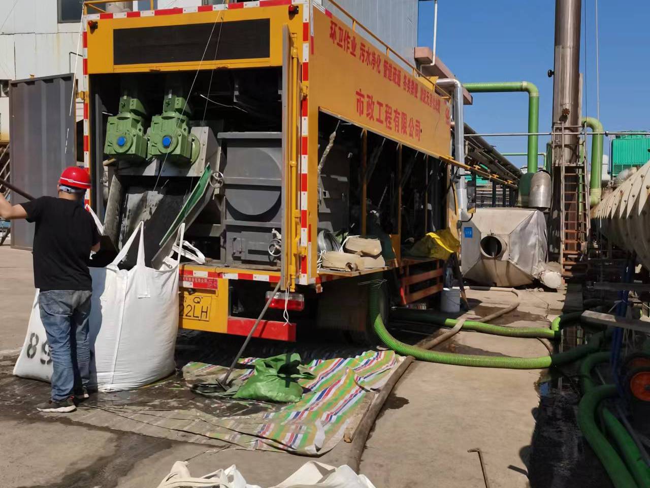 邱县淤泥压干处理